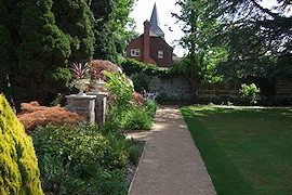 Commercial gardening in East Sussex and Kent